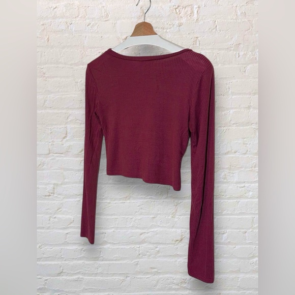 Women’s Burgundy Ribbed Long Sleeve Crop Top w/ Knotted Front | Size Small - Picture 2 of 10